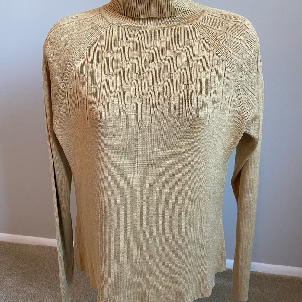 100% percent silk very lightly worn excellent condition